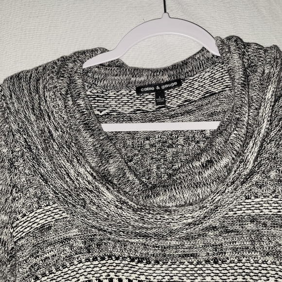 Cable & Gauge Large cowl neck womens Sweater - Picture 7 of 8